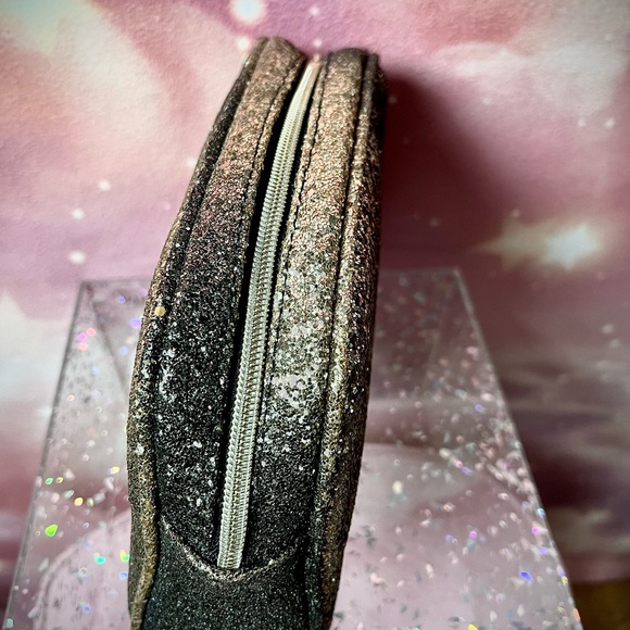 NEW GLAM beauty make-up bag. Sparkly gold and black. - Picture 3 of 6